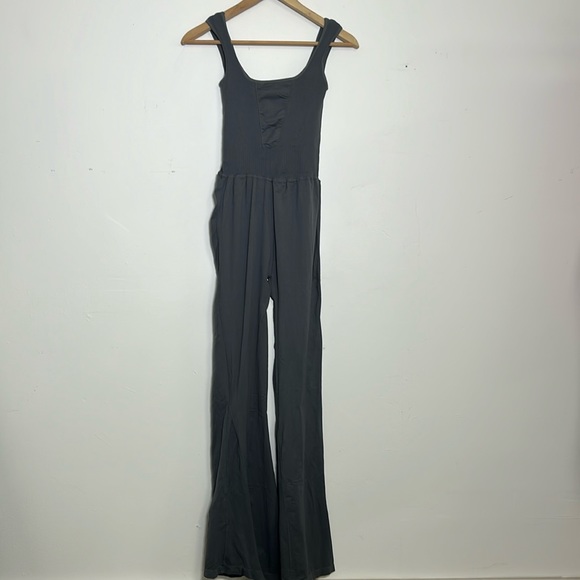 FP Movement Free People Good Karma Flare Onesie Dark Gray M/L NWOT IR - Picture 4 of 14